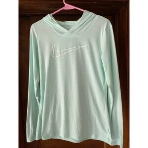 Nike logo light weight how did shirt